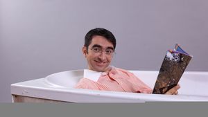 Mihai Găinușă și-a lăsat barbă și cu greu mai poate fi recunoscut. VIDEO | Cum prefațau "Cârcotașii" acum 7 ani un meci Craiova - Steaua