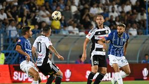 Sabău a impus sacrificiul, Zicu s-a mulțumit cu posesia în Farul Constanța - Universitatea Cluj 0-1. Cronică semnată de Daniel Nazare