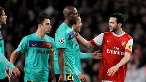 PROMISIUNEA care le lasă pe Barcelona și Manchester cu ochii în soare!** Wenger, despre transferurile lui Nasri și Fabregas!