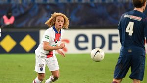 Botezul controversat pe care starul Neymar Jr. i l-a făcut coechipierului său de la PSG, Xavi Simons, cu ocazia aniversării vârstei de 18 ani!