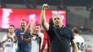 Nu vor să-i mai vadă la Londra :) Șumi, impresionat de gestul lui Slaven Bilic de la final. Memorabil: ce i-a spus antrenorul lui West Ham după meci