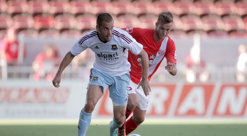 Joe Cole a semnat cu Aston Villa