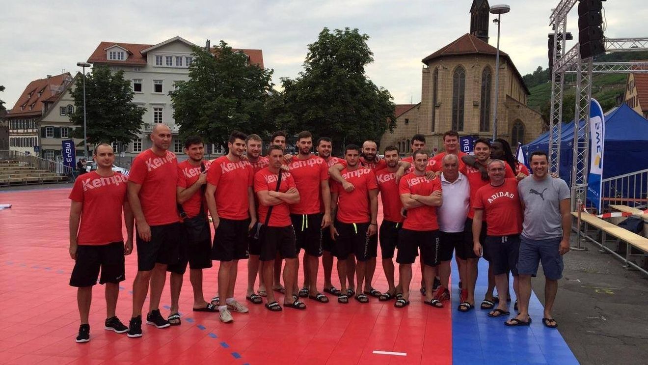 Dinamo a "descălțat" Steaua la Cupa "București": 34-25. Echipa din Ștefan cel Mare a condus și la 11 goluri diferență