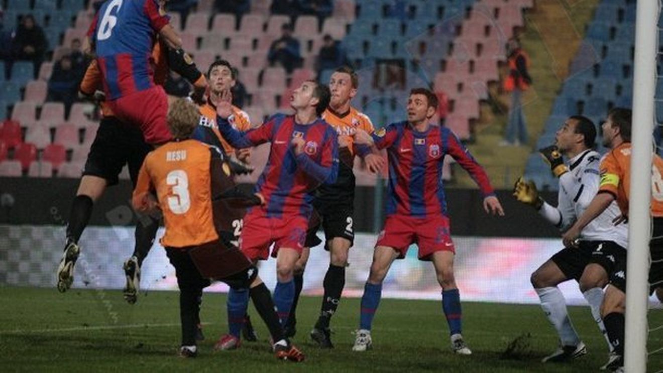 Reacția presei din Olanda:** "Utrecht a cedat în două minute! Stancu i-a dus pe români spre victorie"