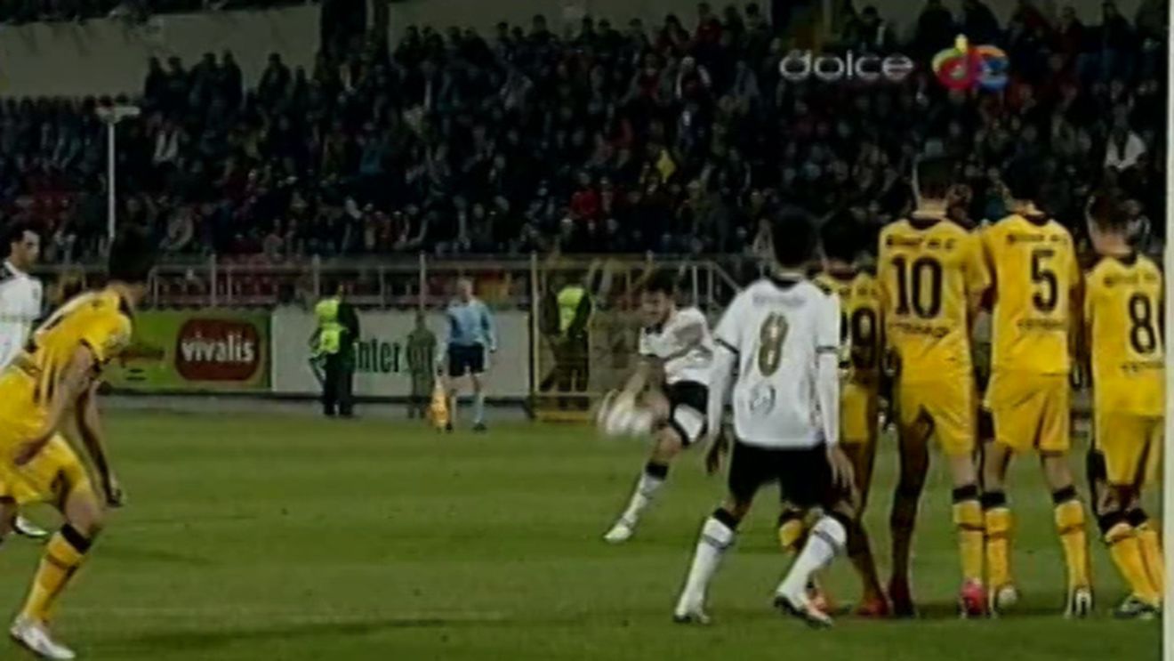 VIDEO El este cel mai demn urmaș al "lunetistului" Niculescu!** Are 8 goluri până acum și o precizie criminală: încă o reușită perfectă