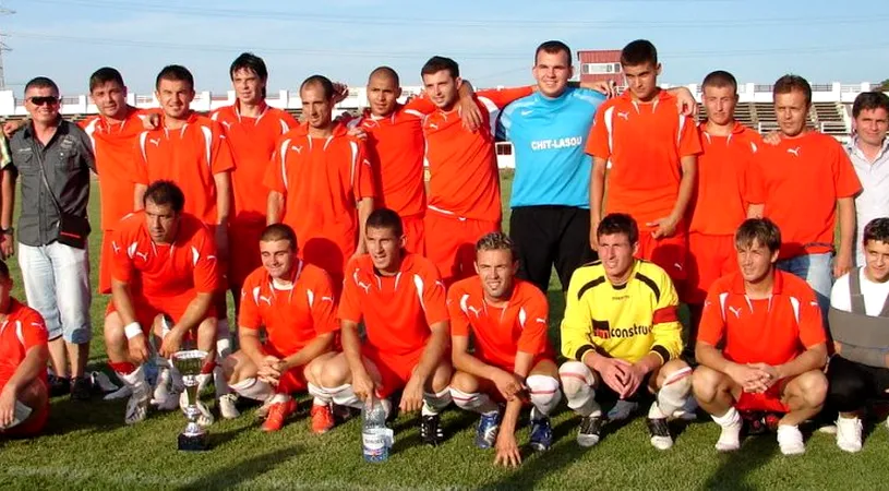 Chișoda,** la pas de defilare