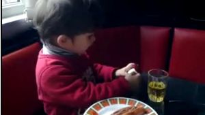 VIDEO Antrenat pentru succes!** Așa ar trebui să fie "căliți" toți puștii care se apucă de fotbal :)