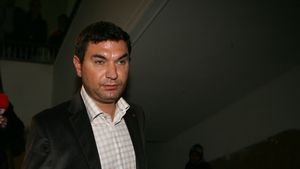 Borcea: "S-ar putea să nu plecăm nici mâine! Va fi ceață iar!"** Dragomir: M-am interesat eu, mâine va fi soare în toată țara!"