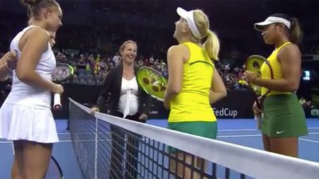 Fază spumoasă la fileu. Arbitra nu se aștepta la asta: "Vreo întrebare?". 99 de jucători tac mâlc, dar nu și Daria Gavrilova! VIDEO