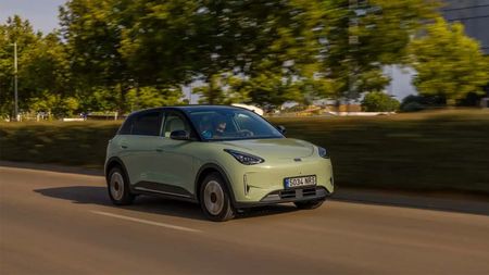 Spaniolii au văzut mașina din China și au dat verdictul: „Dacia Sandero NU e invincibilă!”