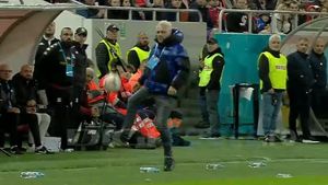 Marius Șumudică, gest care i-a determinat pe fanii rivalei să explodeze! Ce a făcut în fața băncii de rezerve în FCSB - Rapid București