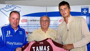 Episod fabulos cu Gabi Tamaș în prim-plan povestit de un fost coleg de la Auxerre: „Știa că nu l-am luat la mișto!” Ce a urmat | VIDEO EXCLUSIV DINAMO