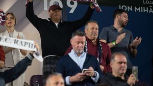 Anunț de ultimă oră înainte de Rapid - FCSB! Acționarul giuleștenilor a dezvăluit câte bilete vor primi roș-albaștrii: „Va fi record de asistență!”