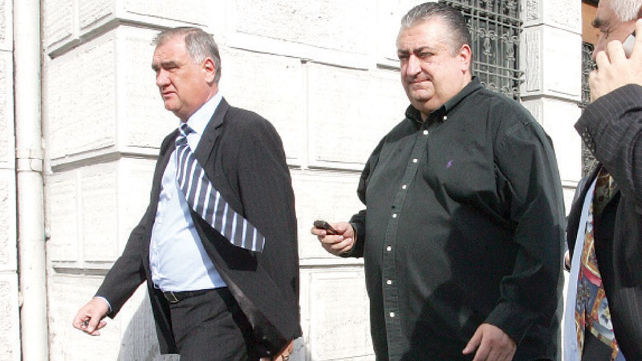 Mititelu și Penescu, alături de Iancu: "Nu votăm împotriva lui!"