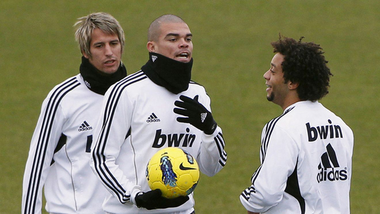 "Rușinos!", "Intolerabil", "Afară din fotbal!"** Presa din Spania îl 'TOACĂ‚' pe Pepe după ce l-a călcat pe mână pe  Messi