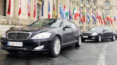 Limuzine la mezat după summit