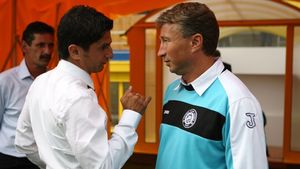 "Doar Lucescu Jr. și Petrescu pot antrena CFR-ul"