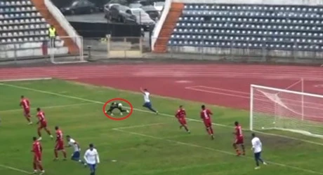 VIDEO | Gafă incredibilă în Cupa României! Portarul unei pretendente la play-off s-a făcut de râs, în meciul cu o echipă de Liga 3