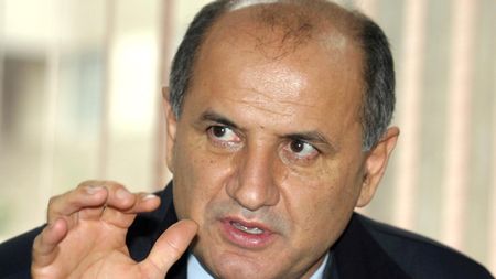 Copos: "Porumboiu nu se pricepe la aburi și locomotive"