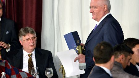 INTERVIU VIDEO | Dragomir acuză că Iorgulescu a luat șpaga care i se promisese lui pentru a da drepturile TV fără licitație. "Mi se oferiseră zeci de milioane. N-am vrut și mi-au spus că în trei săptămâni mă dau afară. Și m-au dat"