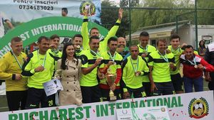 

UEFAntasticii și un fost dinamovist au scris din nou istorie: au câștigat, în premieră, un trofeu