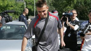 Comisia de Disciplină a amânat "Cazul valiza" pentru miercuri