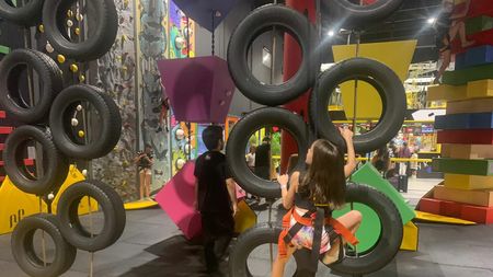 De la sala de gimnastică, direct la escaladă și Urban Jungle