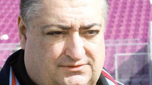 "Șantajul lui Becali la Dragomir e ordinar! **Dacă va continua în ritmul ăsta, sesizez autoritățile"