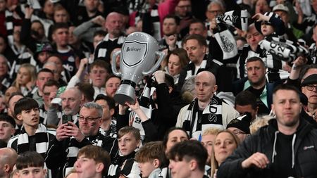 Au câștigat primul trofeu după 70 de ani și au dezlănțuit o sărbătoare nebună pe străzi. Ce au făcut fanii lui Newcastle, după triumful din Cupa Ligii Angliei