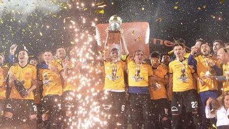 Reîncepe fotbalul de partid și de stat: modificările aduse de guvern Legii Sportului dau cep conductei cu bani publici pentru cluburile primarilor. Cine se va bate cu echipa Primăriei București, cu buget de 50 de milioane de euro?