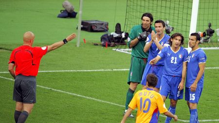 Adrian Mutu a făcut anunțul despre Pirlo la FCSB: „Vă dați seama ce salariu are!”