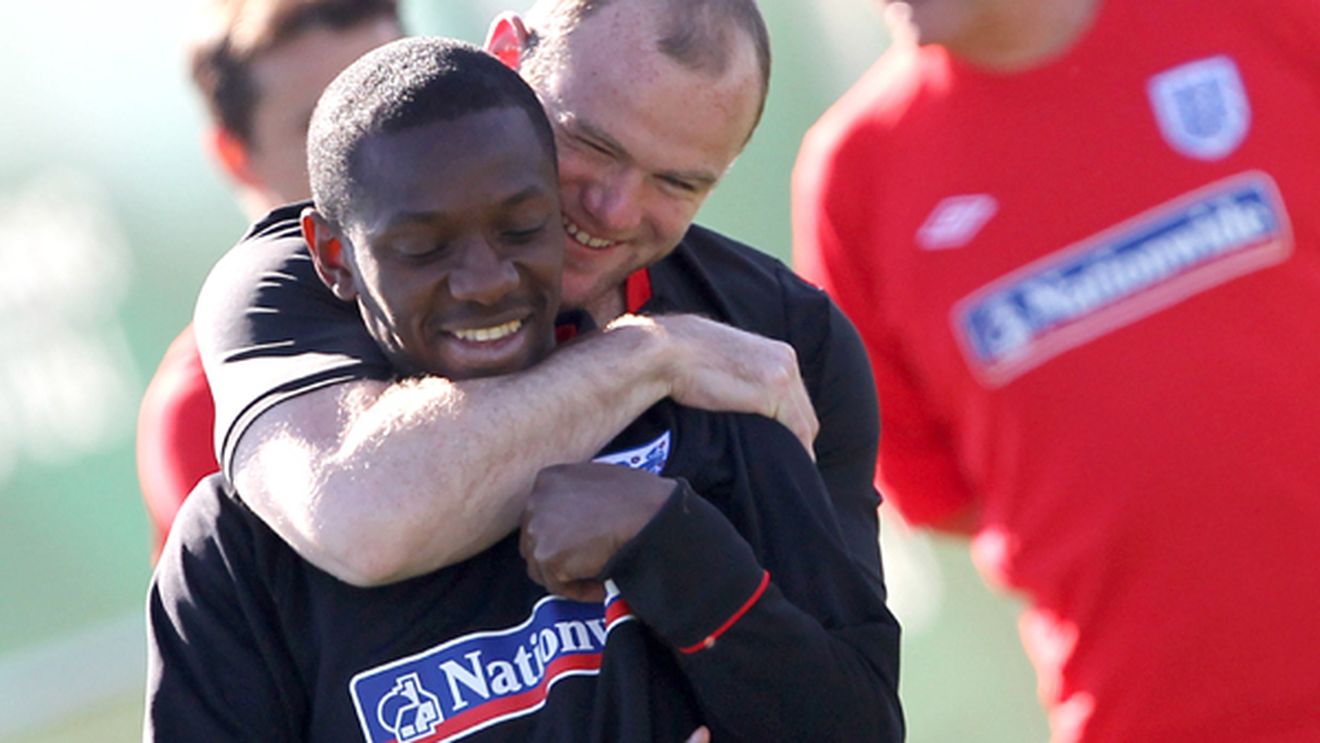 Rețelele sociale le iau mințile fotbaliștilor englezi!** Dovada că un jucător al lui Manchester City este "pe invers" :)