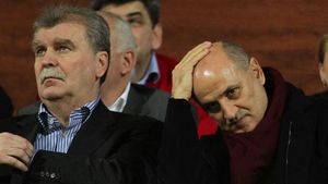 Becali urlă BLAT înainte de Astra - Rapid! "Să văd prin cine le dă Copos banii, dacă are curaj... Alții comandă pe milioanele lui Niculae"