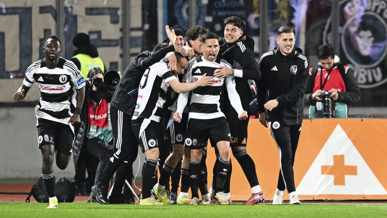 U Cluj - Universitatea Craiova 4-0, în etapa 4 din play-off-ul Superligii. În inferioritate din minutul 20, echipa olteană a fost umilită în Ardeal