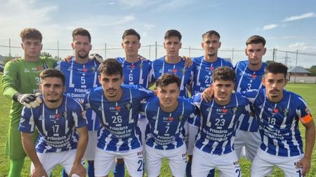 Doi foști steliști au trecut la „munca de jos”: s-au implicat la un club de liga a treia, lider în clasament, pentru a da o șansă copiilor dintr-un județ din sudul țării. „Vrem să ajutăm fotbalul local”. CSM Alexandria nu a pierdut niciun meci. SPECIAL