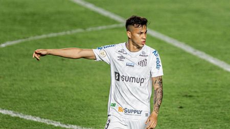 Santos nu vrea să îl piardă gratis pe Kaio Jorge în decembrie și Juventus vrea să profite din plin de situație!