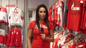 Novak Martinovic și colegii săi s-au plâns conducerii când a apărut în peisaj tânăra din imagine. Motivul este incredibil