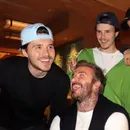 Familia Beckham stă pe un butoi de pulbere! Băieții fostului mare fotbalist s-au poziționat în tabere diferite în scandalul momentului