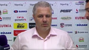 Șumudică, la prima victorie cu Gazișehir Gaziantep. Spectacol la interviu: și-a ironizat fanii și a repetat că nu are "bagheta magica"