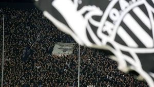 Sold-out în timp record! FOTO | Fanii lui PAOK au luat cu asalt casele de bilete pentru meciul cu Chelsea