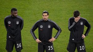 Așa poate să câștige România în fața Germaniei! Sfaturi excelente pentru Ianis Hagi și George Pușcaș: „Acolo trebuie insistat! Face multe faulturi și nu e disciplinat” | EXCLUSIV