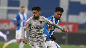 Derby-ul Craiovei. Universitatea îşi surclasează rivala FC U la numărul de olteni din lot