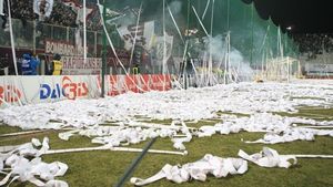 "Și Ceaușescu ne-a vânat, și tot am mers la meciuri"** Rapidiștii, despre interzicerea galeriilor oaspete la derby-uri