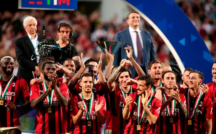 Prima plecare anunțată de la AC Milan după câștigarea titlului. ”Il Presidente” va juca la Barcelona sezonul viitor