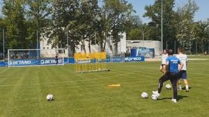 Arma secretă în CFR Cluj - Universitatea Craiova! Cum vor oltenii să surprindă echipa lui Dan Petrescu în derby | VIDEO