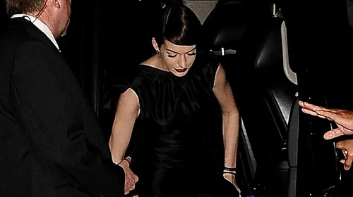 Anne Hathaway a dat-o în bară la premiera filmului pentru care a slăbit 12 de kilograme! „Au văzut tot!”