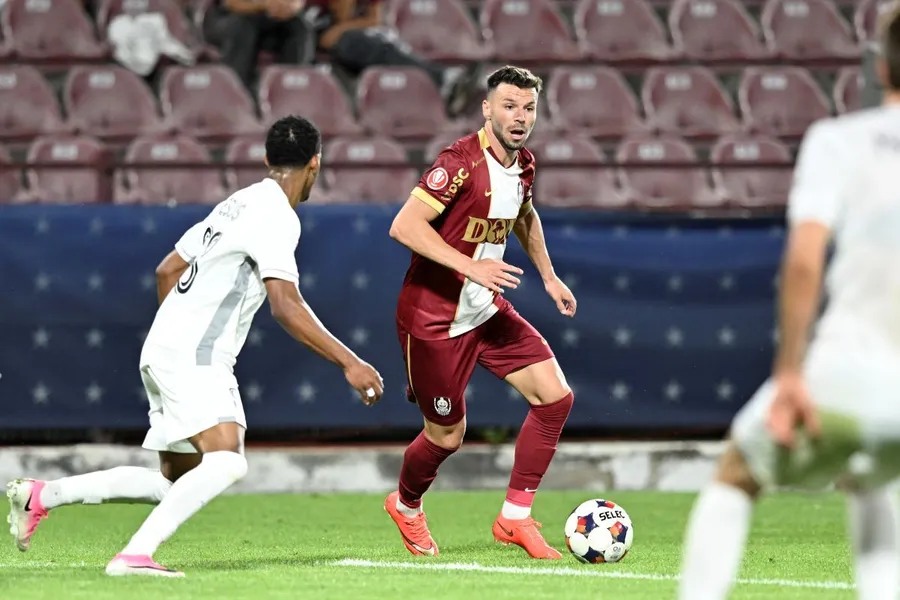 Andrei Cordea, lovitura pregătită de Universitatea Craiova. Sursa foto: Sport Pictures