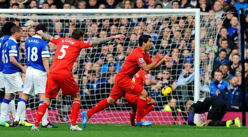 Luis Suarez, desemnat cel mai bun jucător din Premier League! Atacantul uruguayan, premiat pe terenul unei rivale