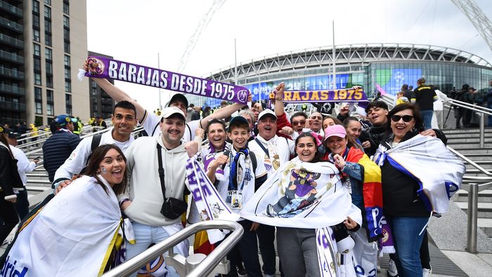 Înşelătorie în masă înainte de finala Ligii Campionilor: 270 de fani ai lui Real Madrid au rămas în aeroport, după ce au fost păcăliți cu biletele de avion!