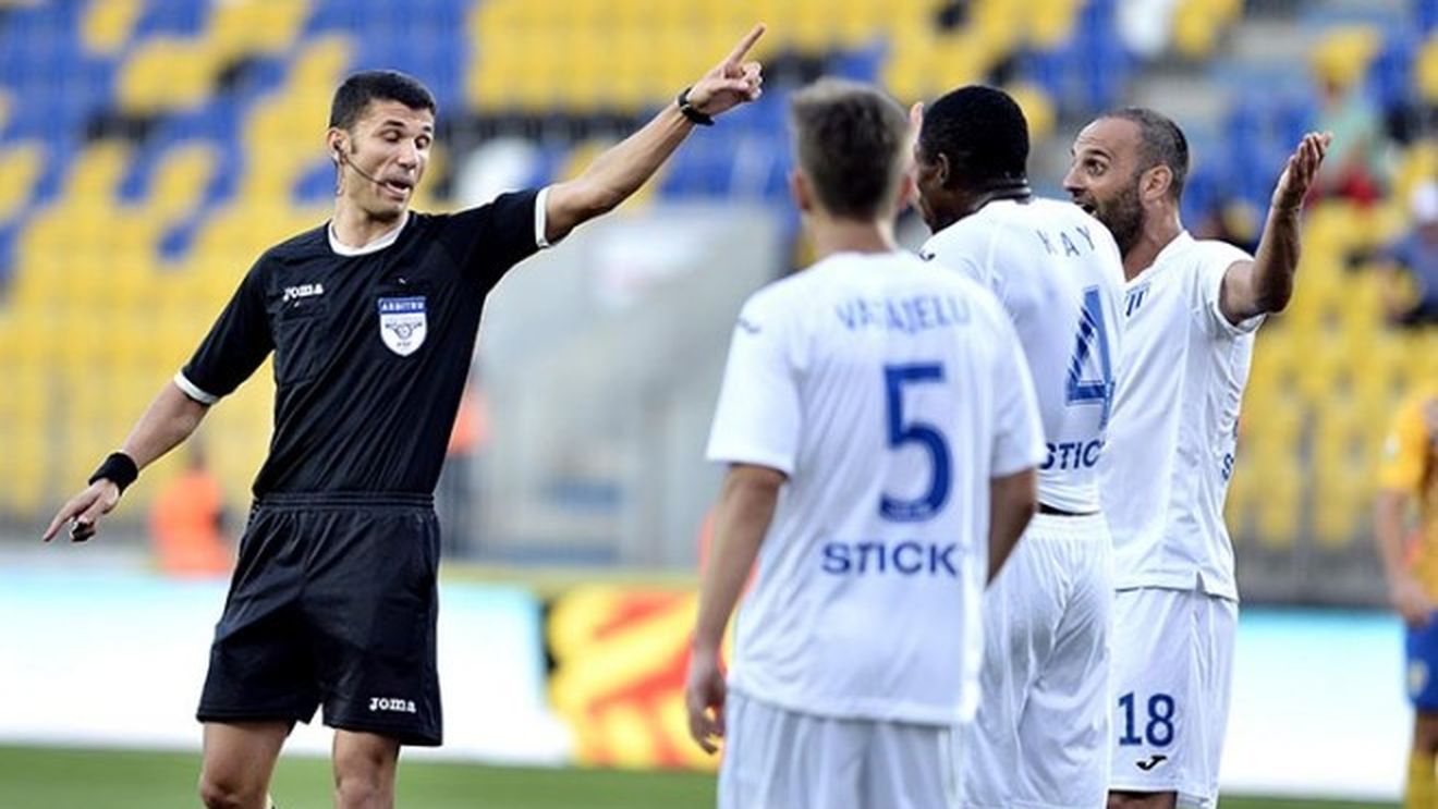  "Client" pentru Edi Iordănescu și Marcel Popescu. Cine fluieră la Astra Giurgiu - CS U, azi, de la 20:45